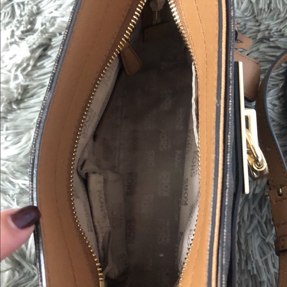 Michael Kors crossbody handbag - Picture 3 of 4